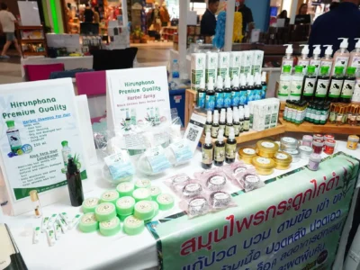 Wednesday, October 22, 2025 Mr. Phonthep Ruairin, Phuket Chamber of Commerce Director Attended the opening ceremony of _Lampang Roadshow to Andaman_ (3)