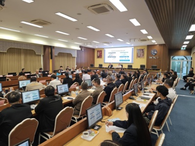 Meeting with the regulator and the private sector to solve the problem of the Phuket control panel.4